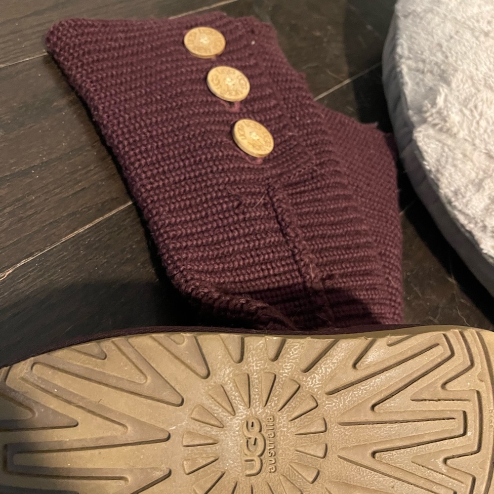 Ugg knit boots size 8